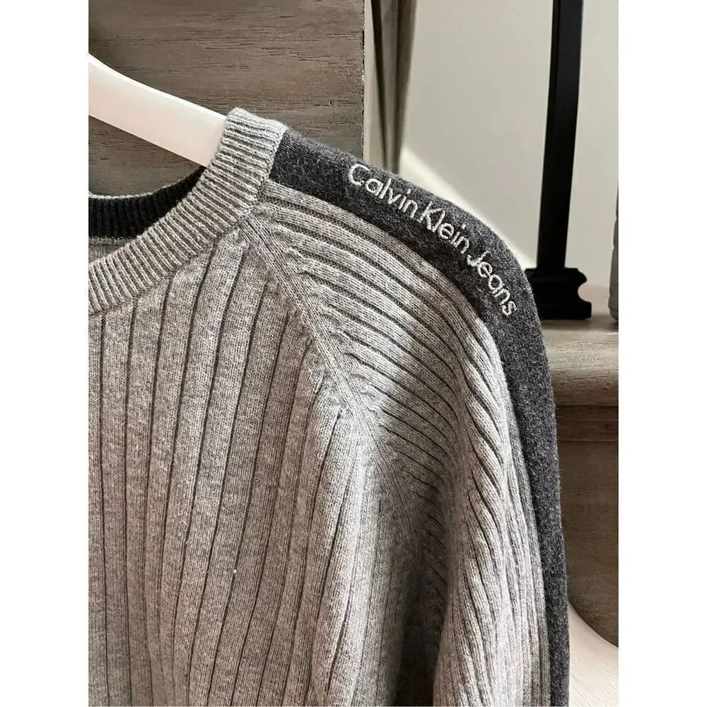 Calvin Klein Jeans Gray Logo Shoulder Sweater sz M
